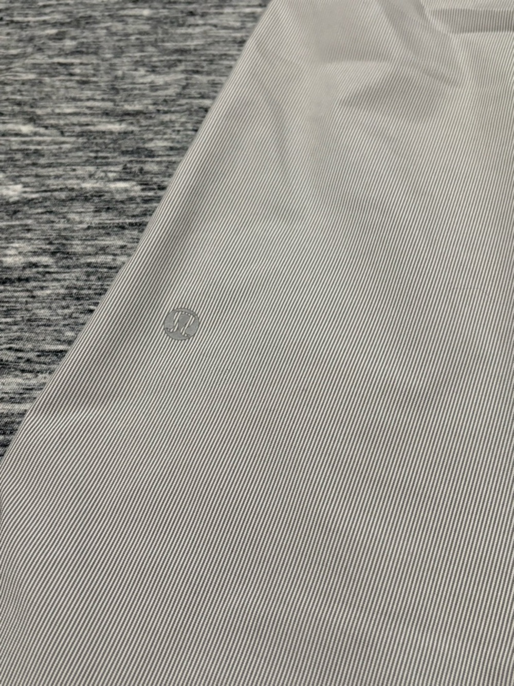 Lululemon Swift Mid-Rise Wide Leg Pants Size 6 - Picture 5 of 6